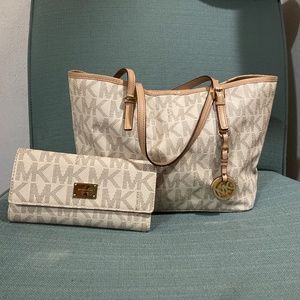 Michael Kors Small Saffiano White Leather Tote W/ Matching Wallet